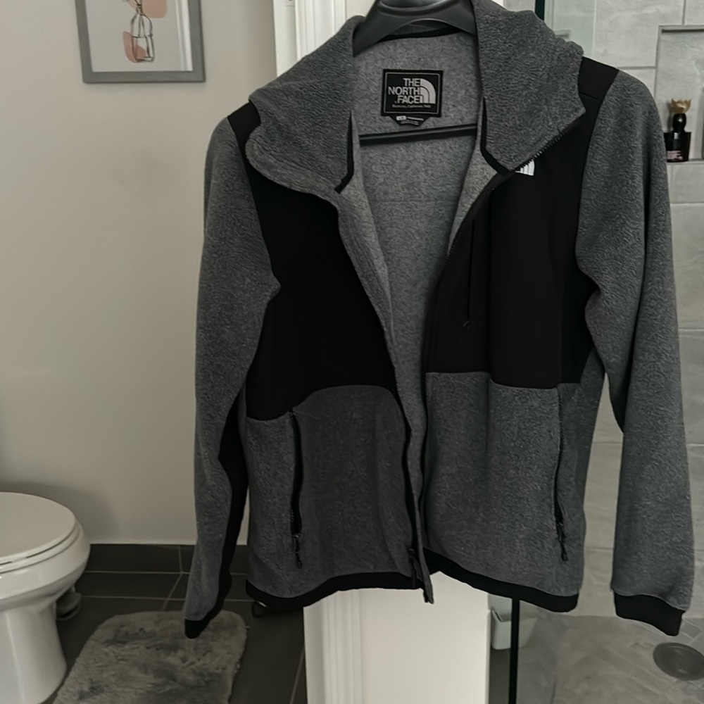 Men’s Northface jacket with hoodie